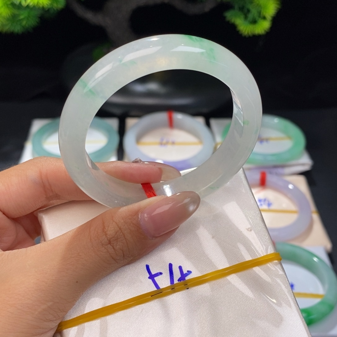 翡翠手镯未镶嵌看现货意向金 ，非手镯全款 11号