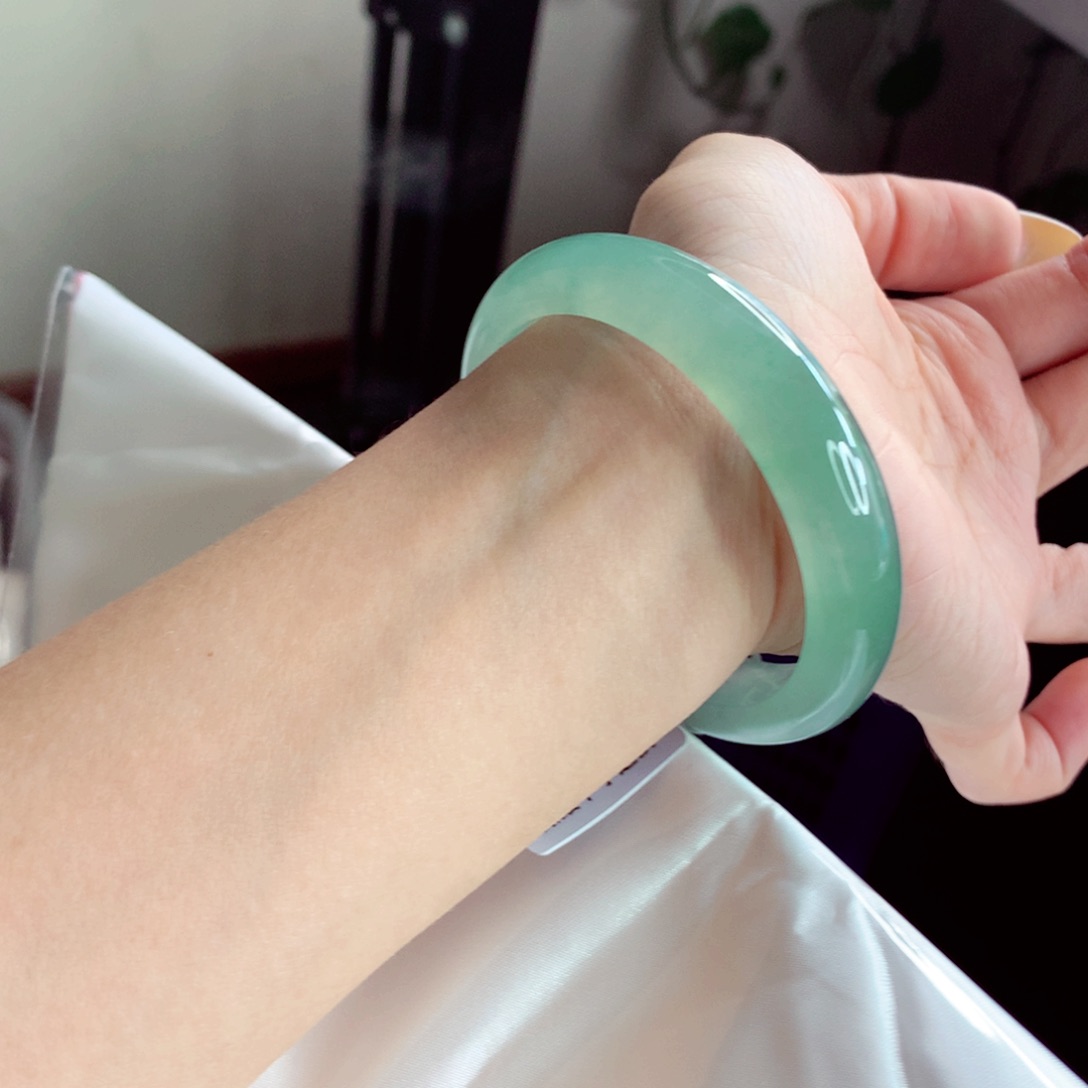 翡翠手镯（贵妃镯）未镶嵌54贵妃 中万战斗机 灵