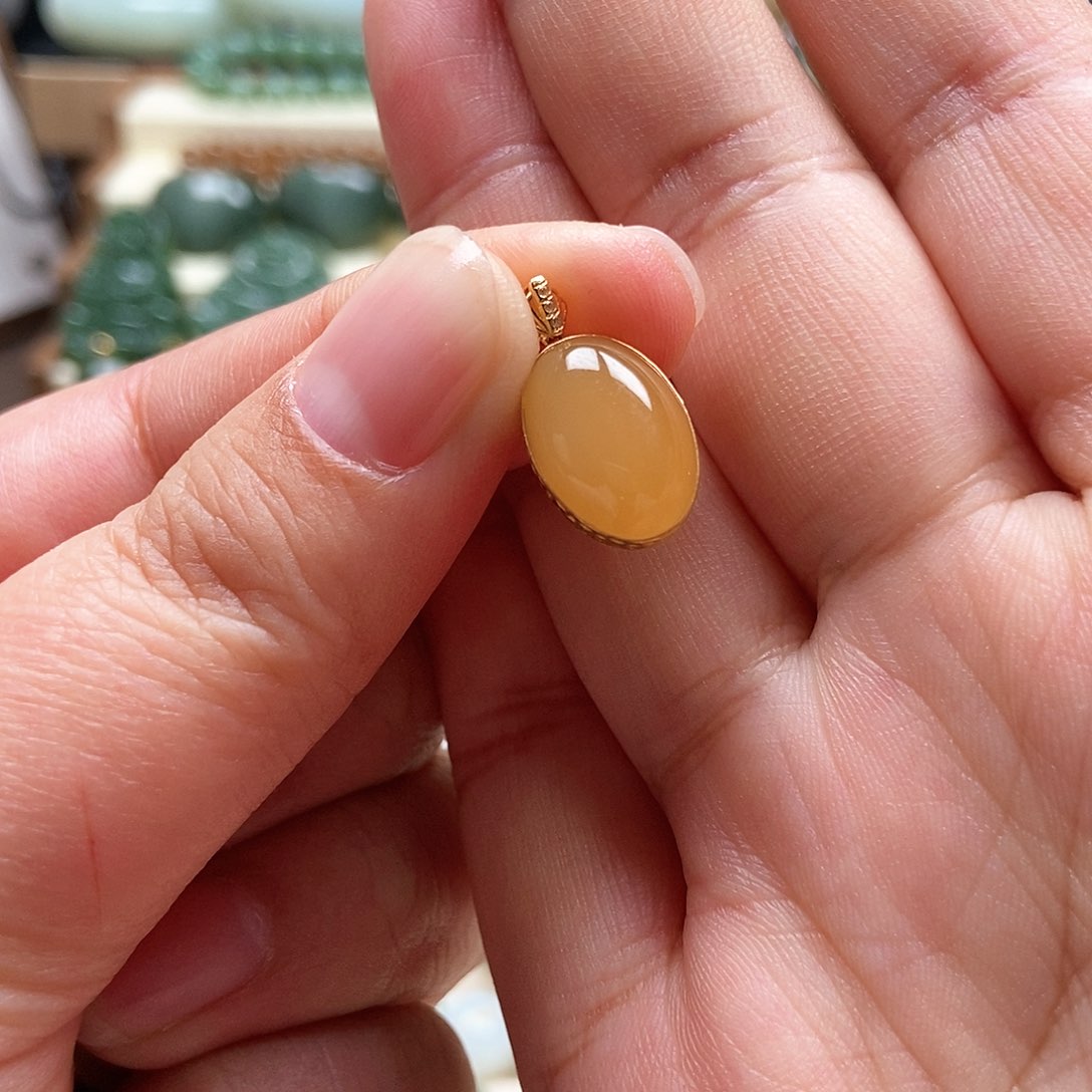 吊坠(不含链)18K金镶嵌和田玉