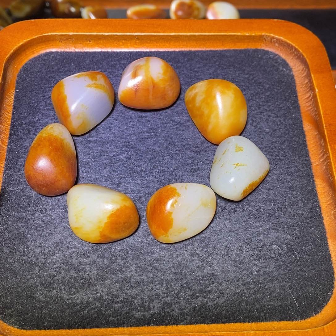 和田玉未镶嵌手串