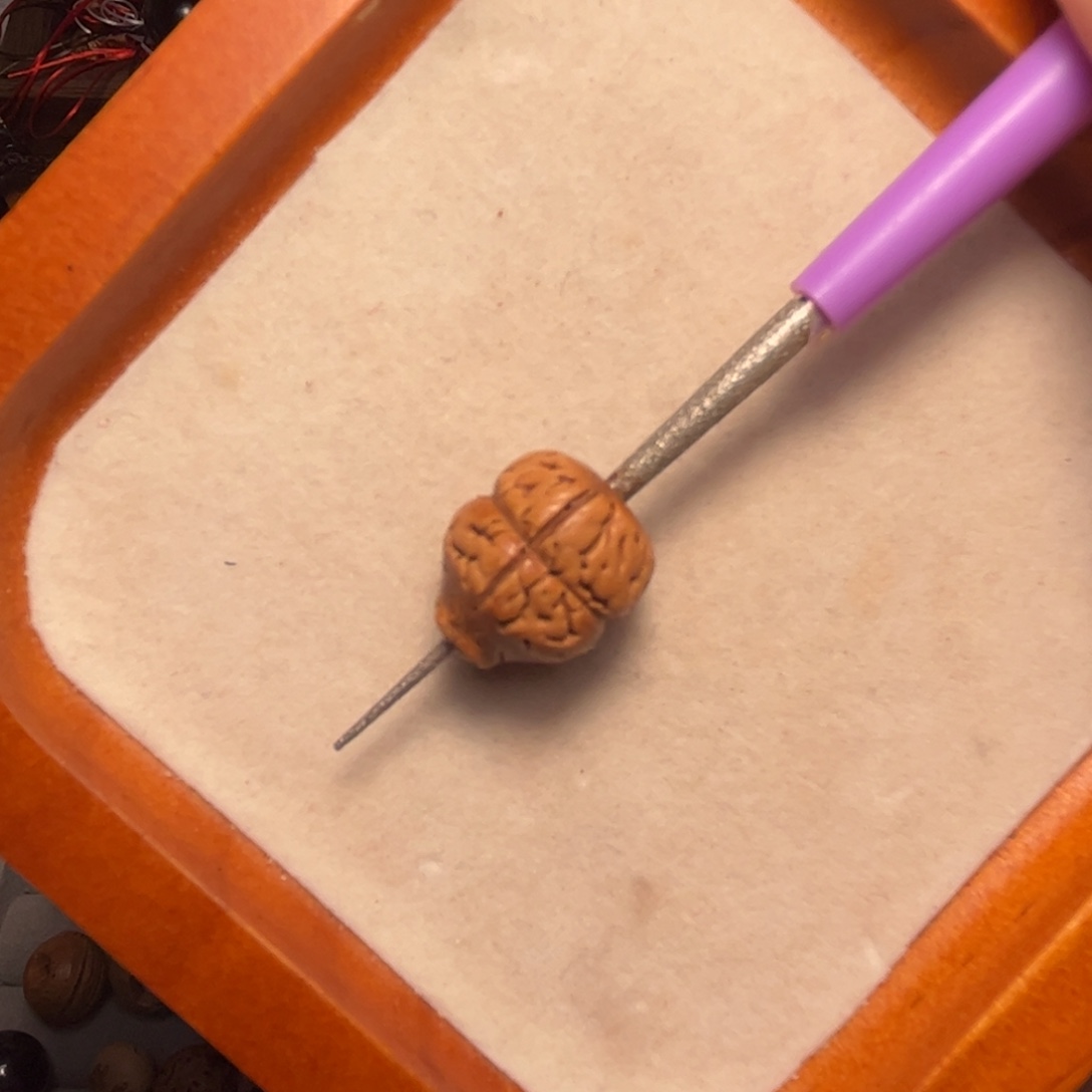 吊坠桃核时肆8888