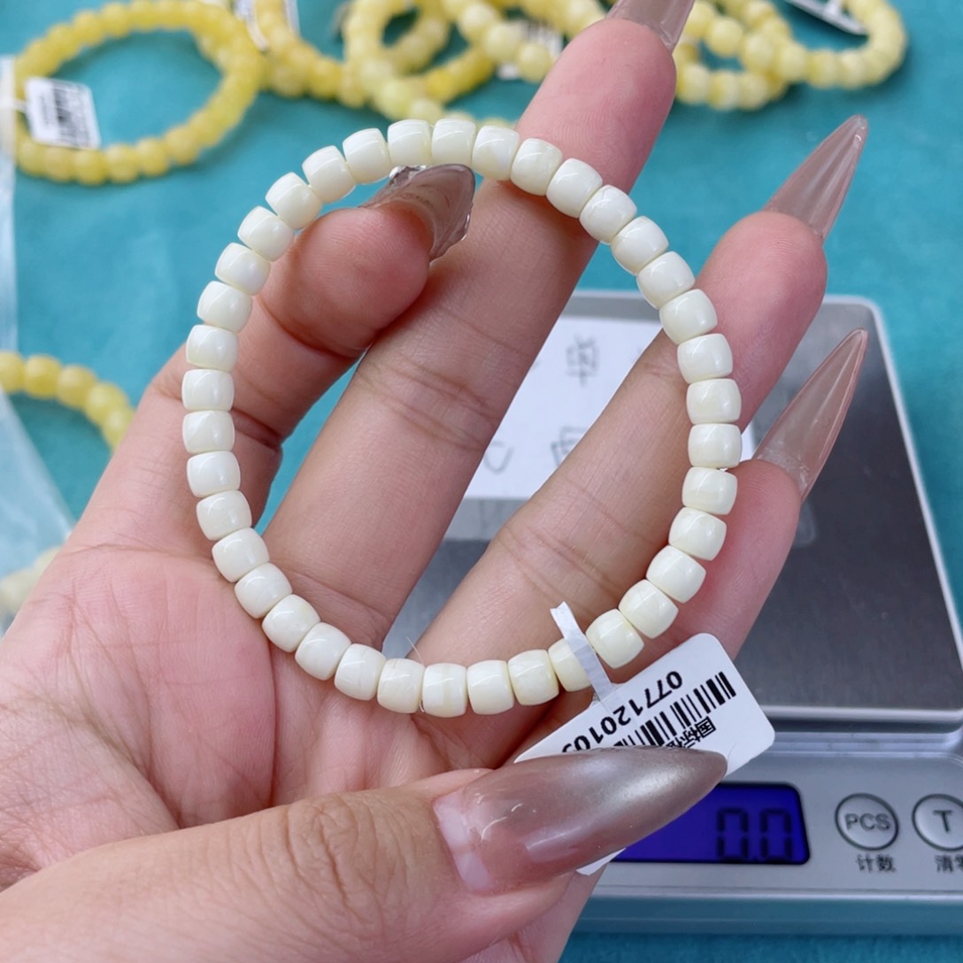 蜜蜡裸石未镶嵌蜜蜡44