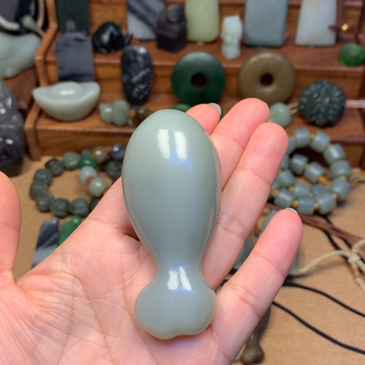 八***甜和田玉未镶嵌颈饰