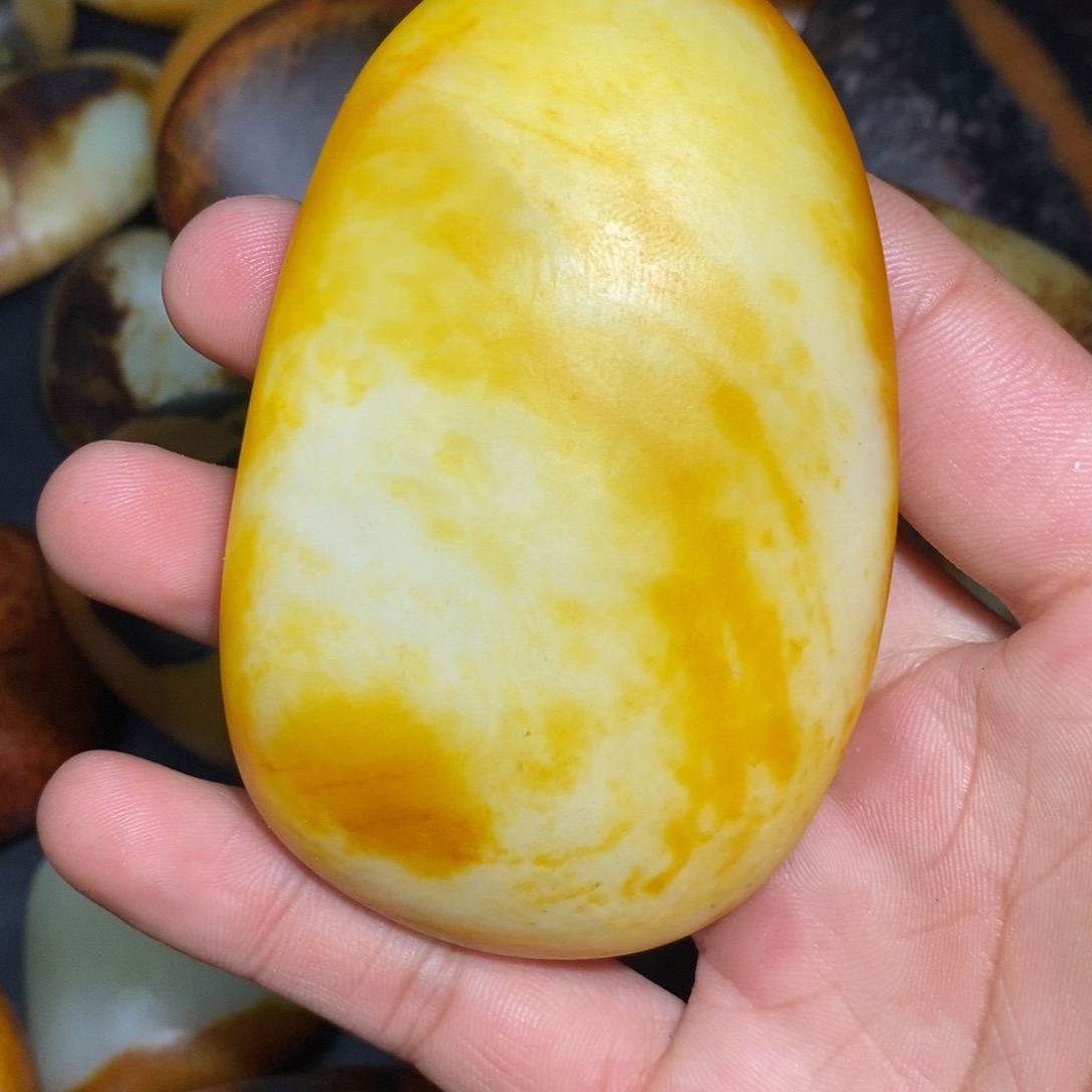 和田玉未镶嵌珠宝奇石