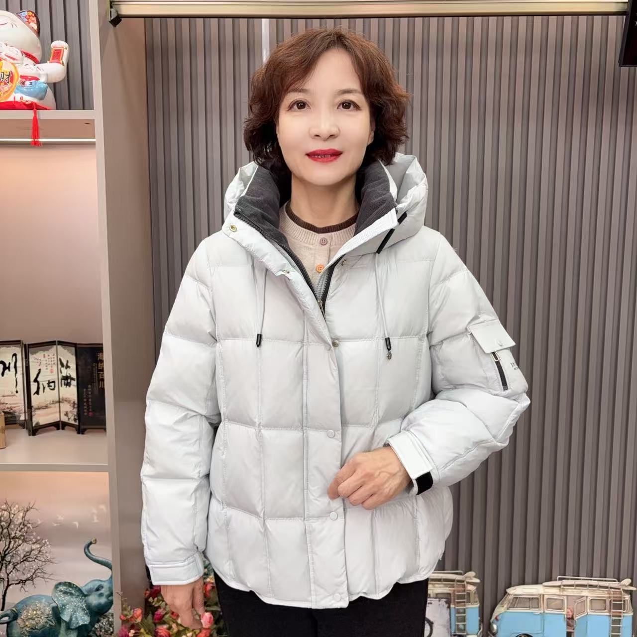 B-28-妈妈装中老年女装冬季优雅女人时尚温婉感减龄羽绒服