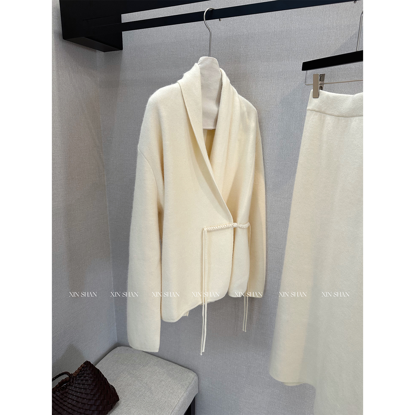 新山 XINSHAN 新中式慵懒套装气质温柔针织开衫直筒半身裙两件套