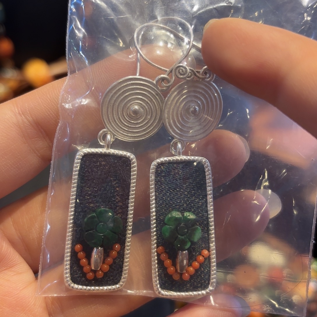 翡翠未镶嵌颈饰……