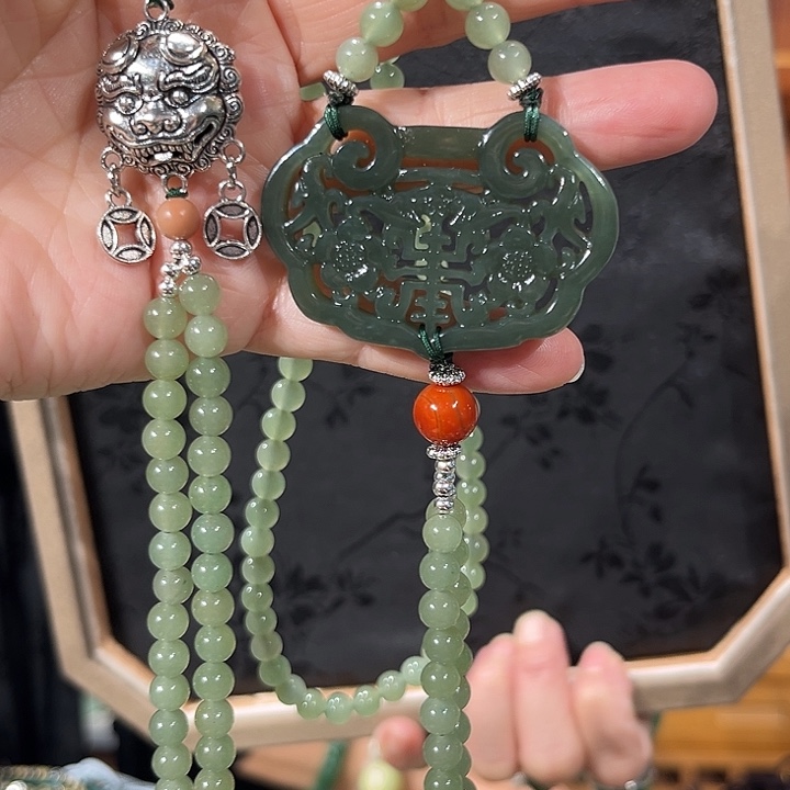 颈饰未镶嵌和田玉