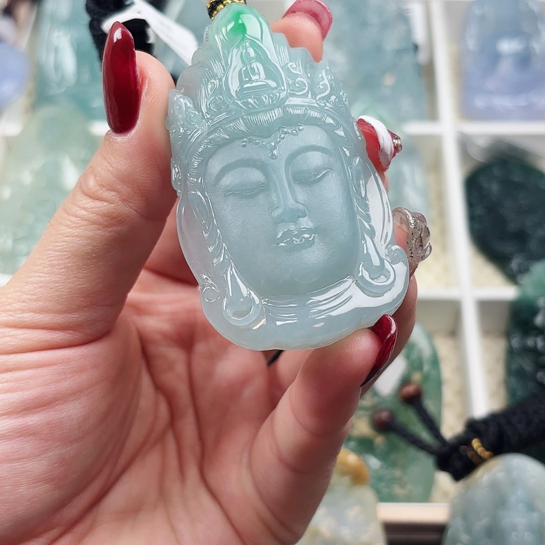 翡翠颈饰未镶嵌永***走观音