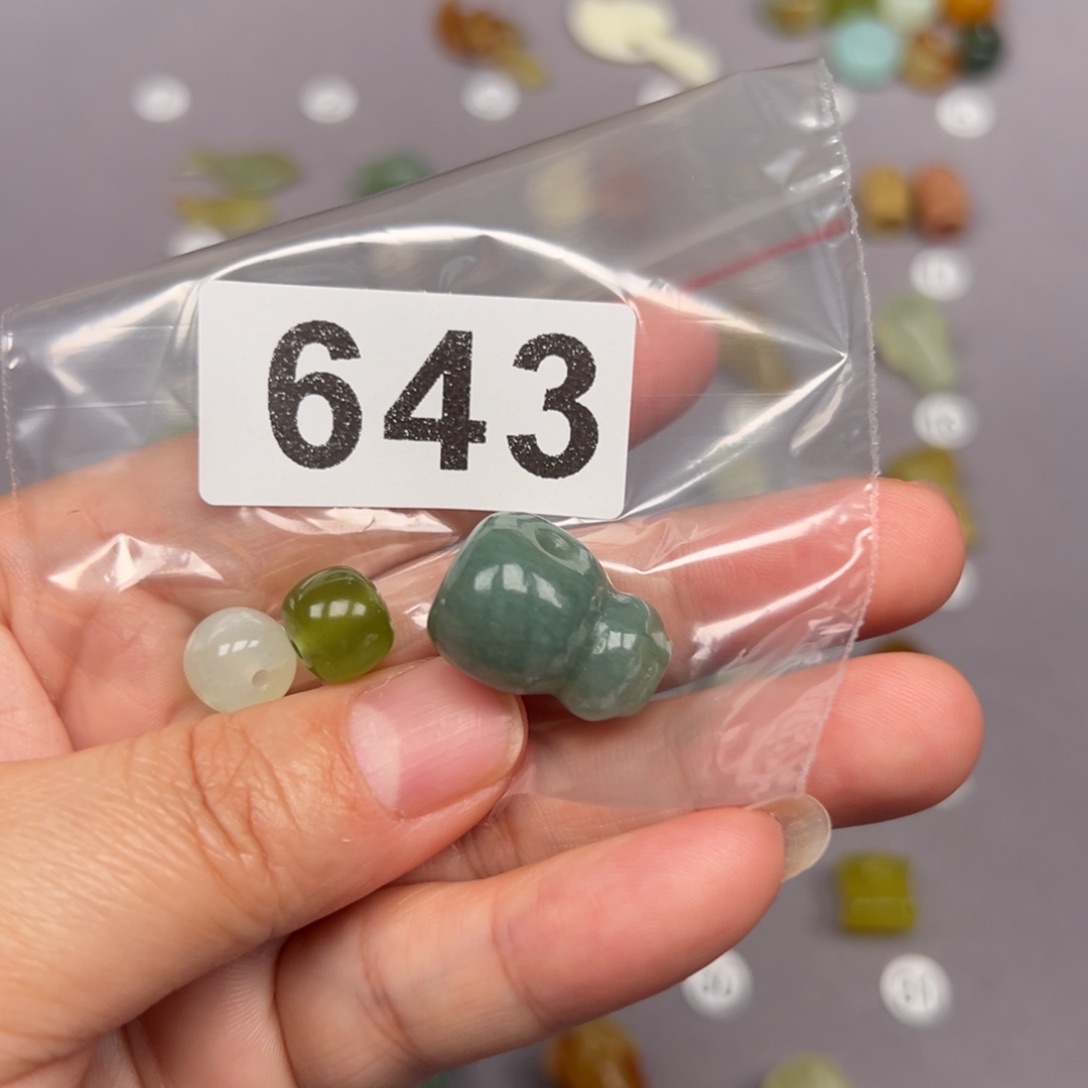 未镶嵌蛇纹石玉颈饰其**穷