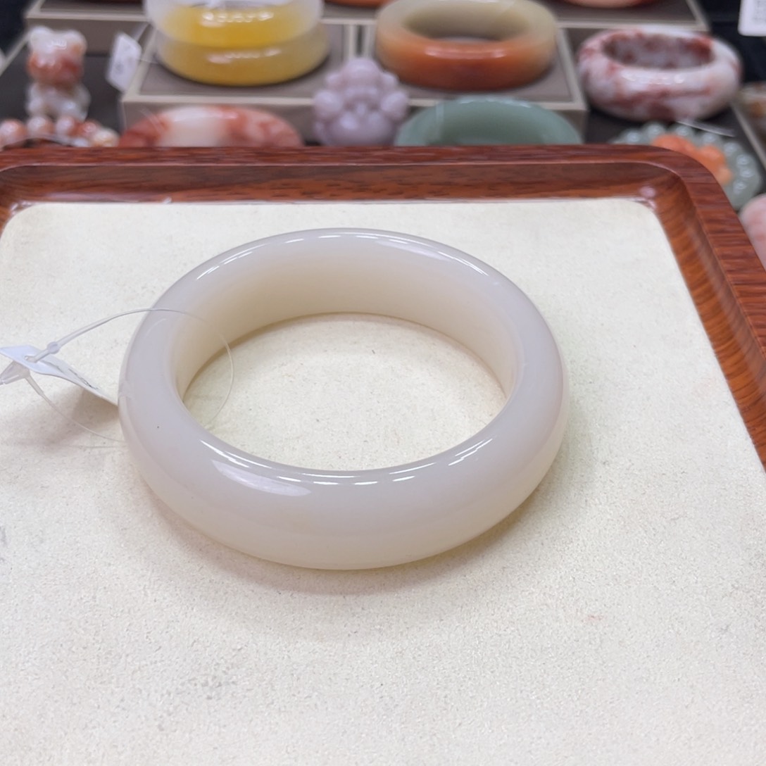 未镶嵌手镯石英岩玉?****?
