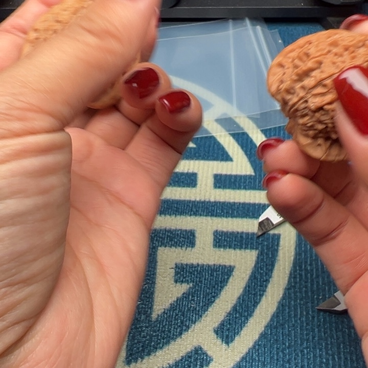 桃核吊坠文玩雪麒麟