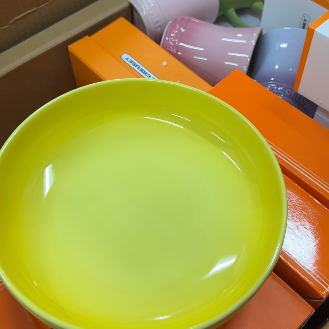 瓷轻虹深盘黄色盘子