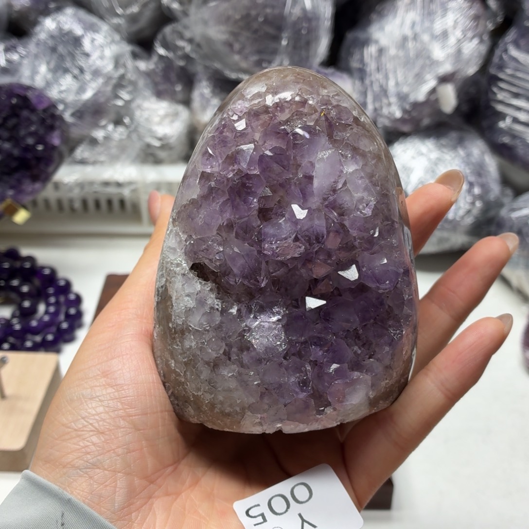 水晶摆件未镶嵌紫水晶