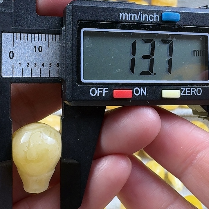 蜜蜡未镶嵌裸石23杂