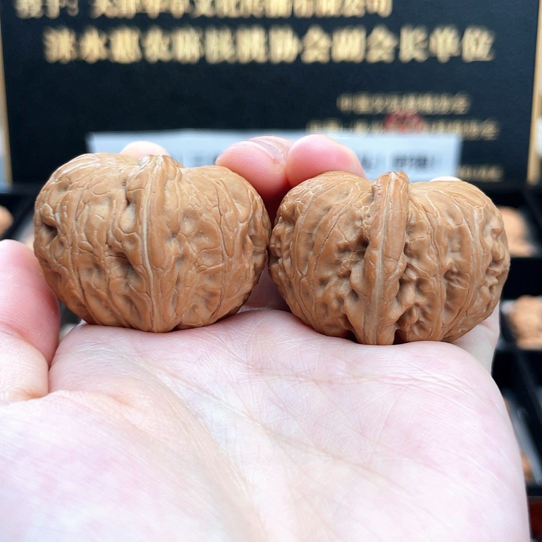 把件文玩核桃40尺端肩元宝红皮卡哇伊40S1