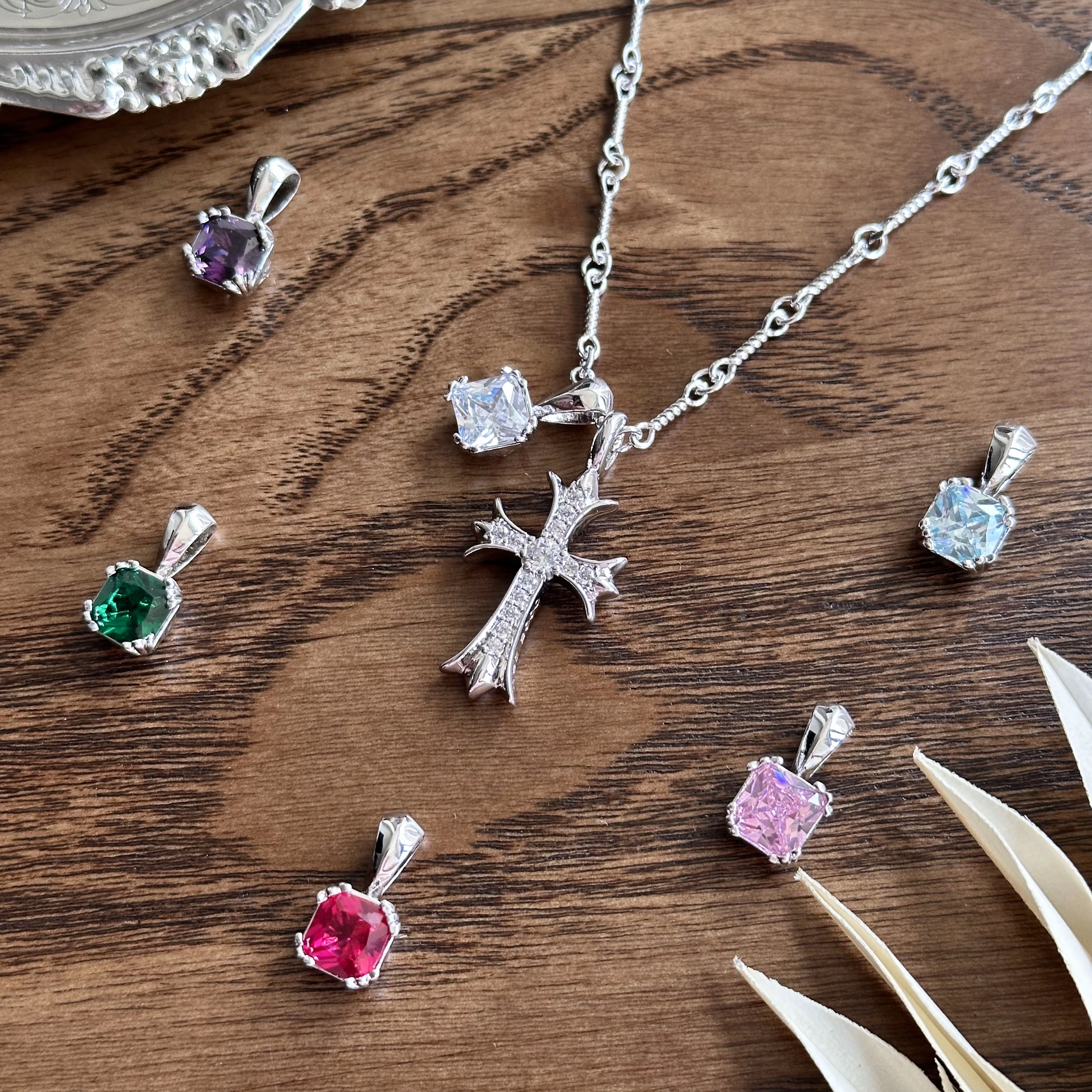 铜合金项链 白金色十字方糖吊坠项链