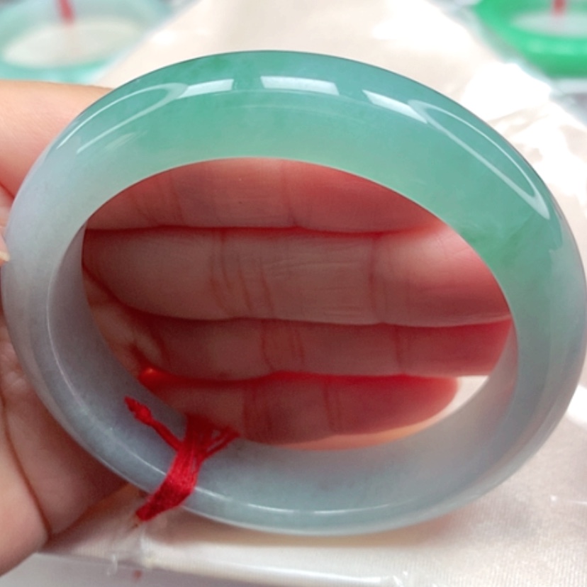 【闪购商品】翡翠手镯未镶嵌冰胶果冻绿手镯5556圈8号