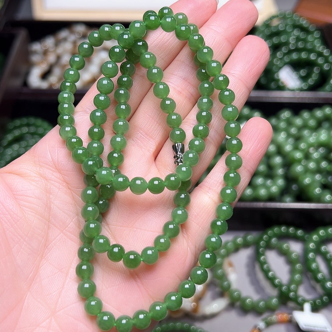 和田玉（碧玉）颈饰未镶嵌