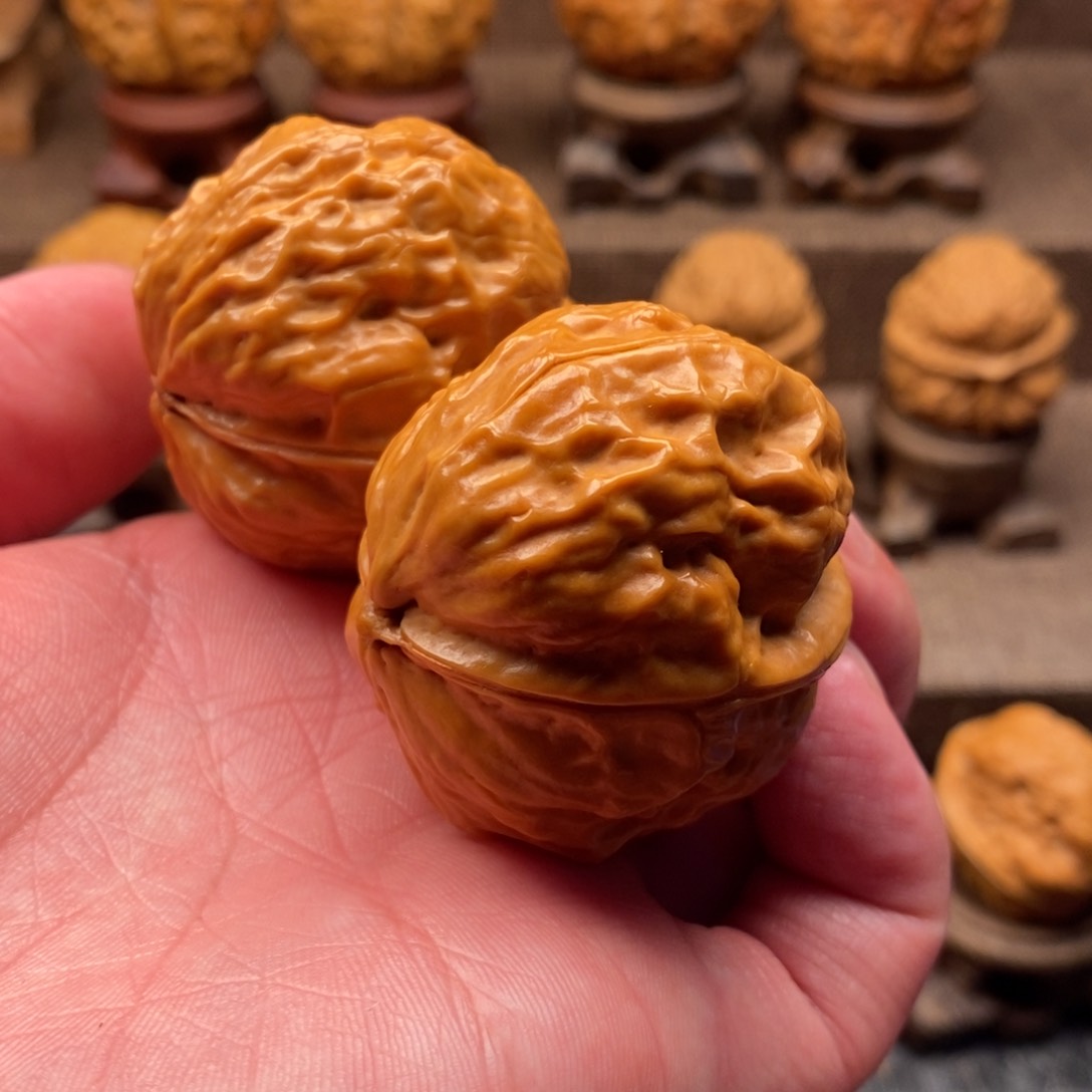 文玩核桃把件铁核桃