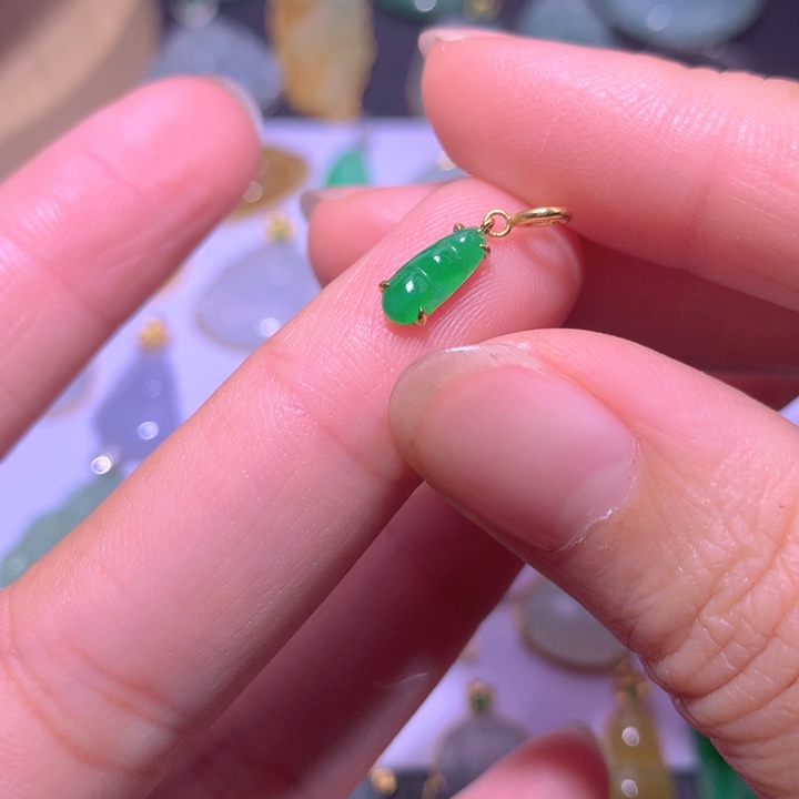 颈饰18K金镶嵌翡翠翡翠