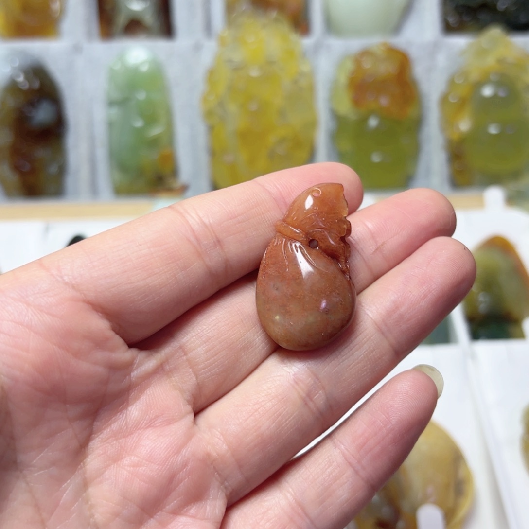 未镶嵌蛇纹石玉吊坠(不含链)
