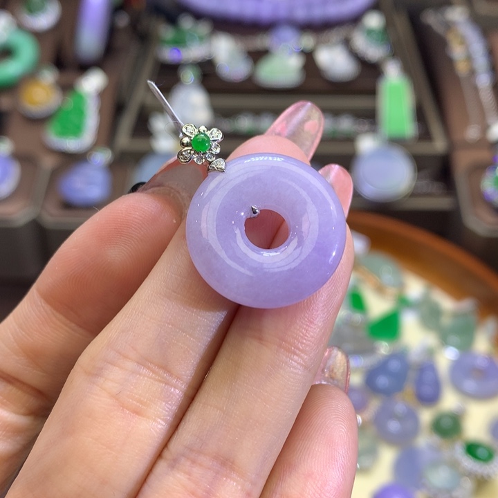 翡翠颈饰18K金镶嵌翡翠吊坠