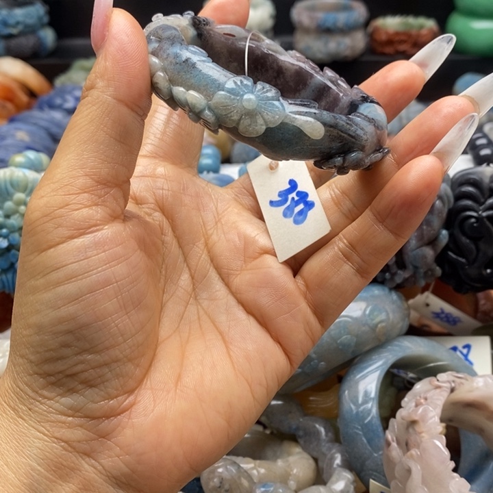 石英质玉手镯未镶嵌