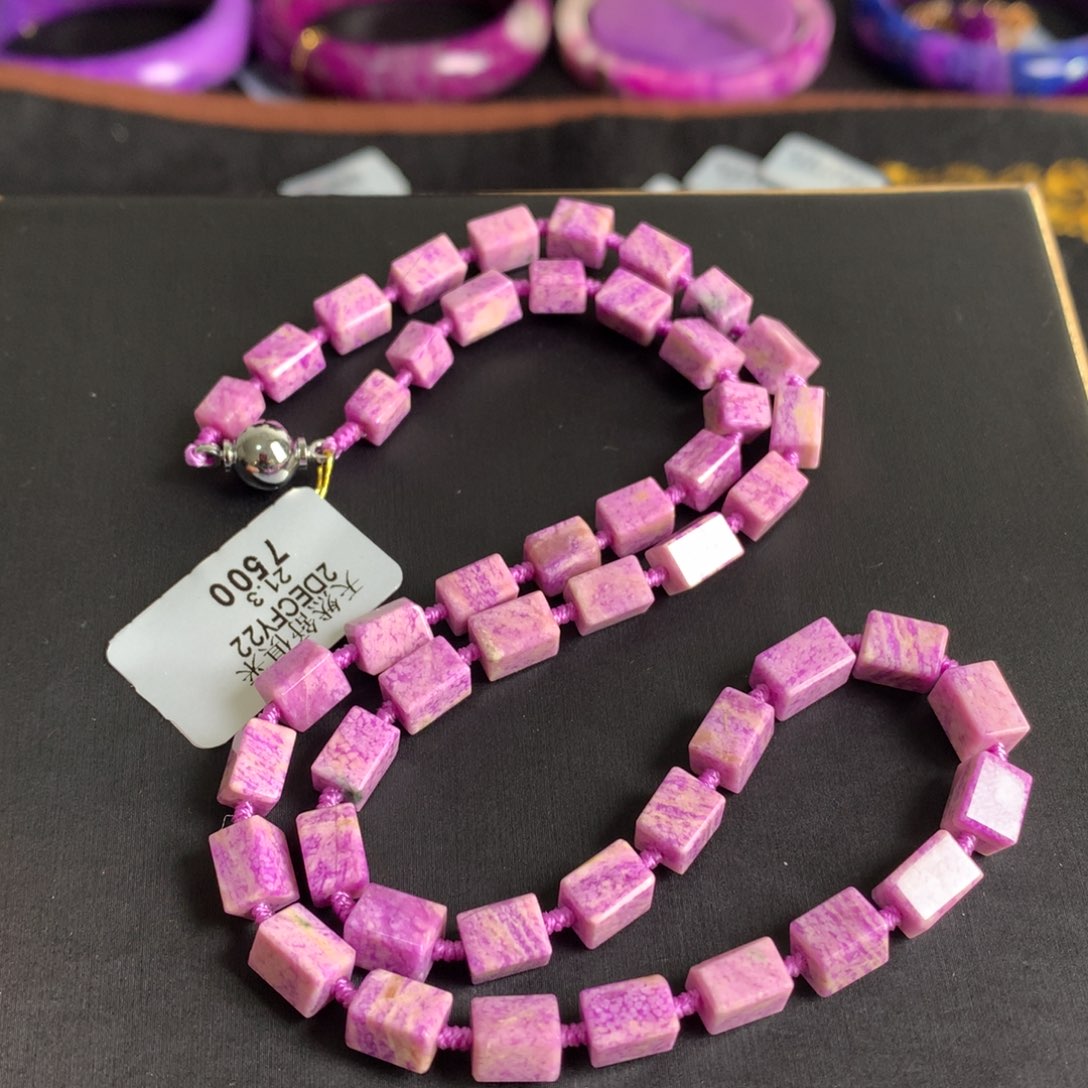 苏纪石（舒俱来）未镶嵌粉樱花方糖项链