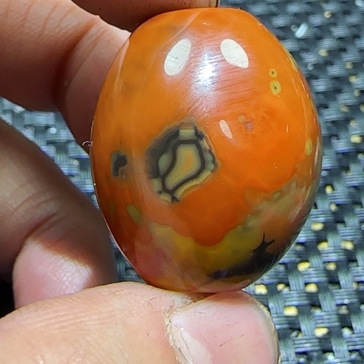 与***乐玛瑙/玉髓未镶嵌吊坠