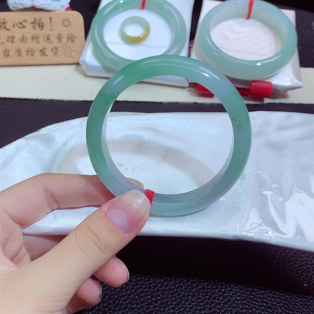 翡翠未镶嵌手镯433