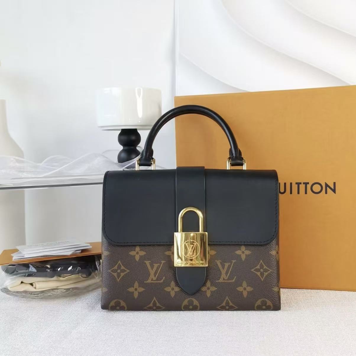 95新 LouisVuitton/路易威登 捡漏专属/黑金锁头lockbb/斜挎包