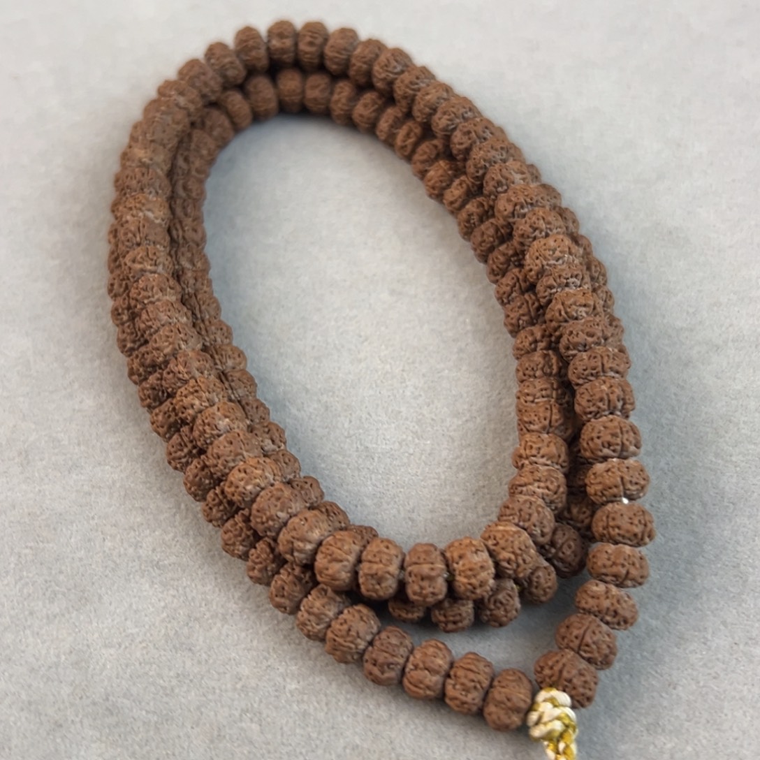 C***Y金刚菩提手串平细108、7+