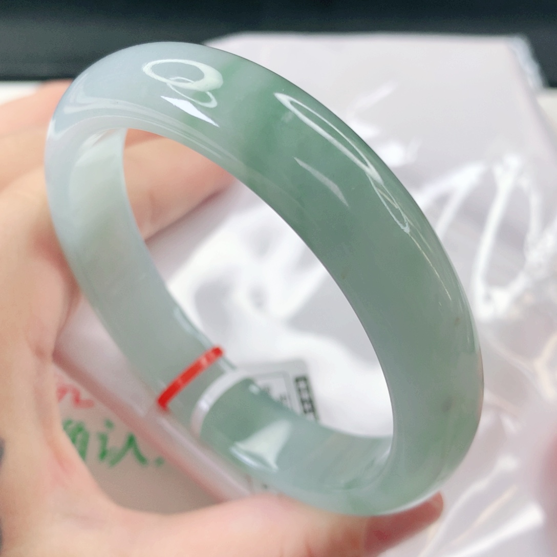 翡翠未镶嵌手镯正圈56.9