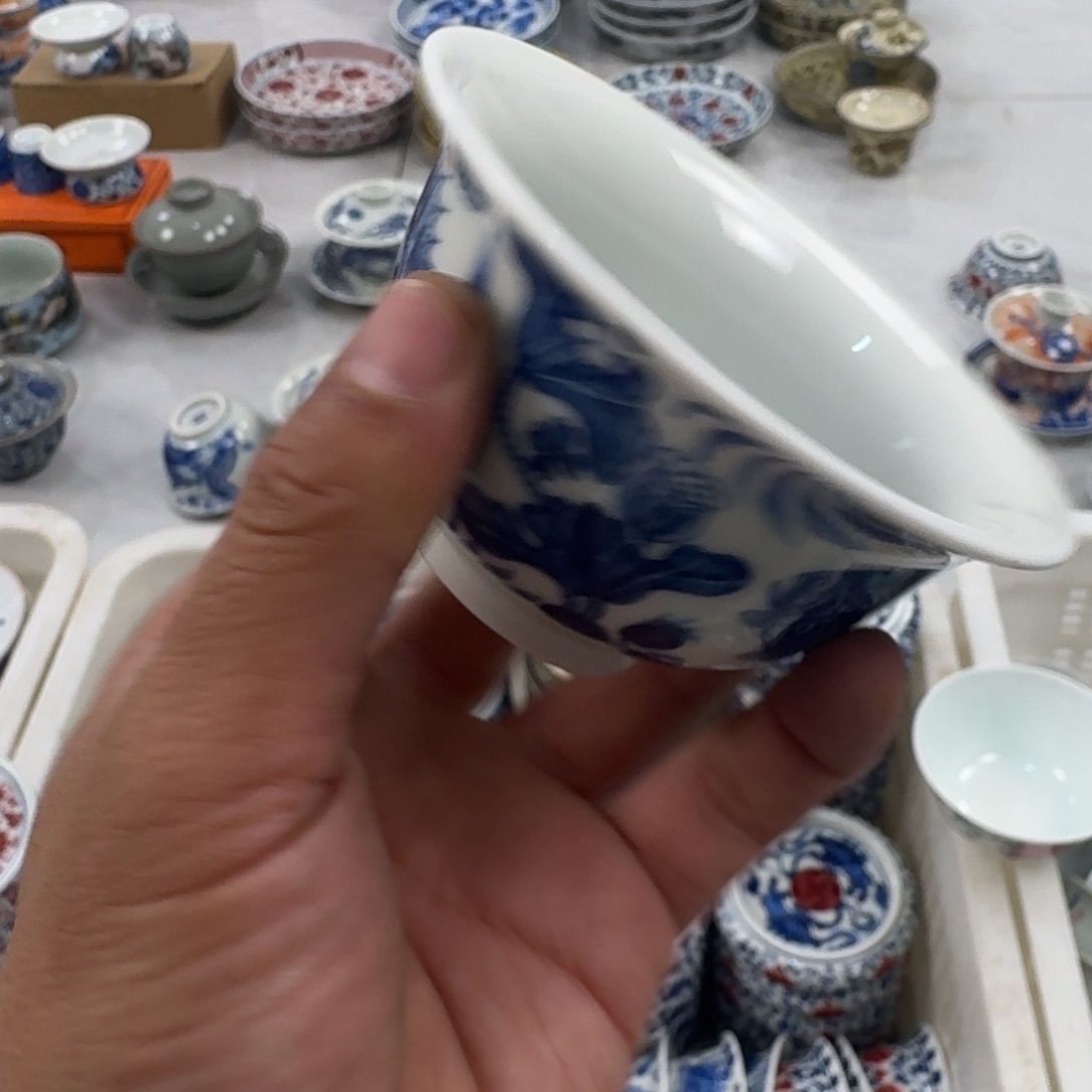 摆件青花鱼藻纹主人压手杯