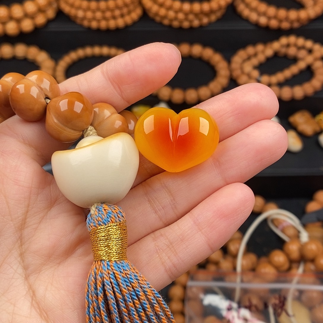 猴头核桃手串爱心 元宝