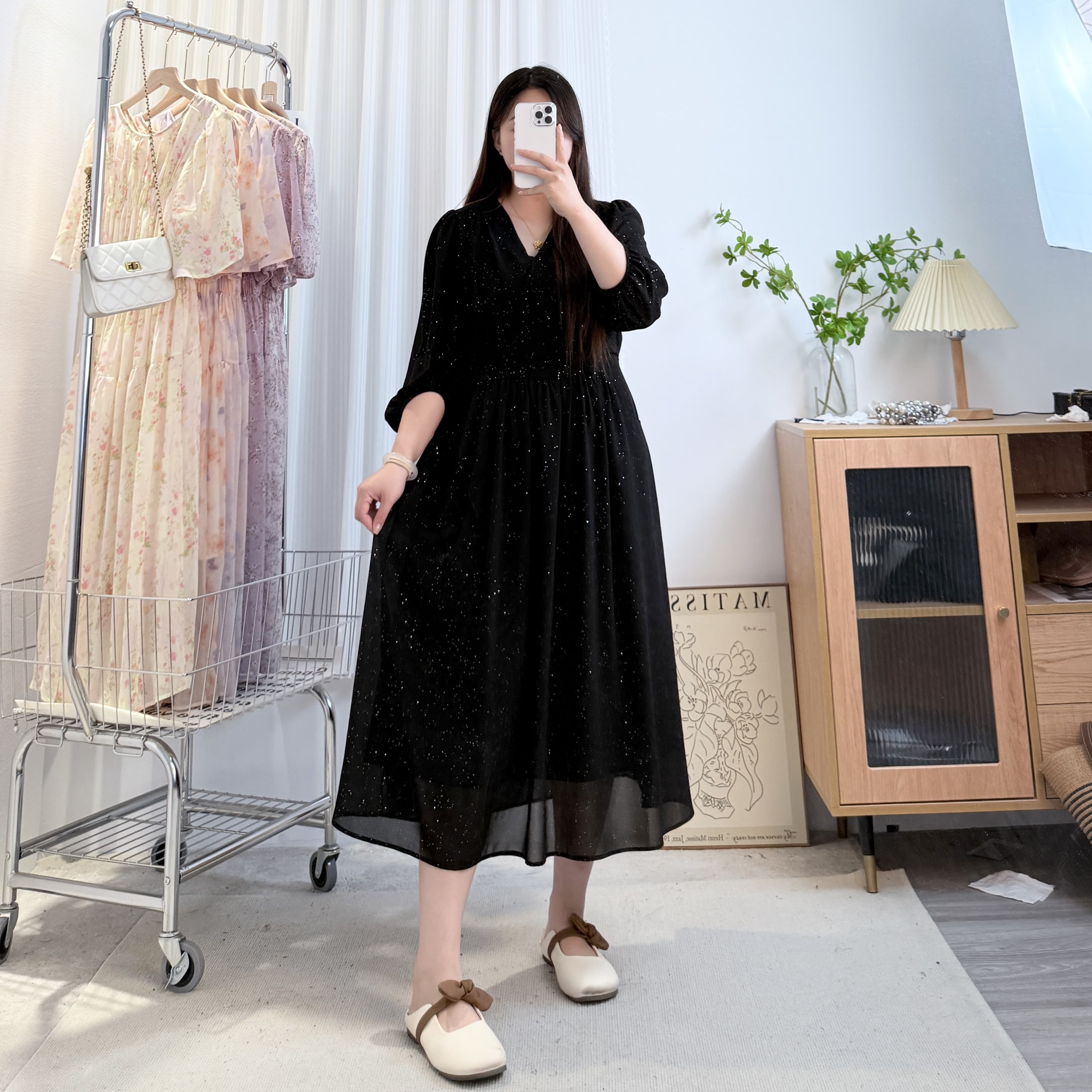 简约气质【繁星闪烁】V领高腰收腰遮肚大码胖mm200斤赫本风小黑裙