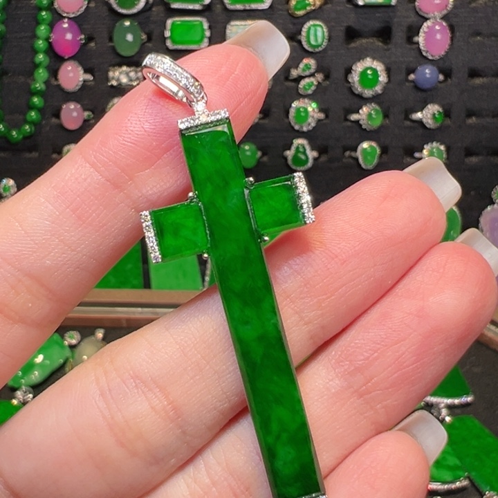 翡翠吊坠(不含链)18K金镶嵌