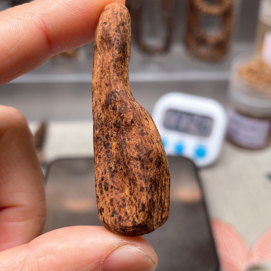 【闪购商品】沉香沉香碎屑斯里兰卡土沉九分