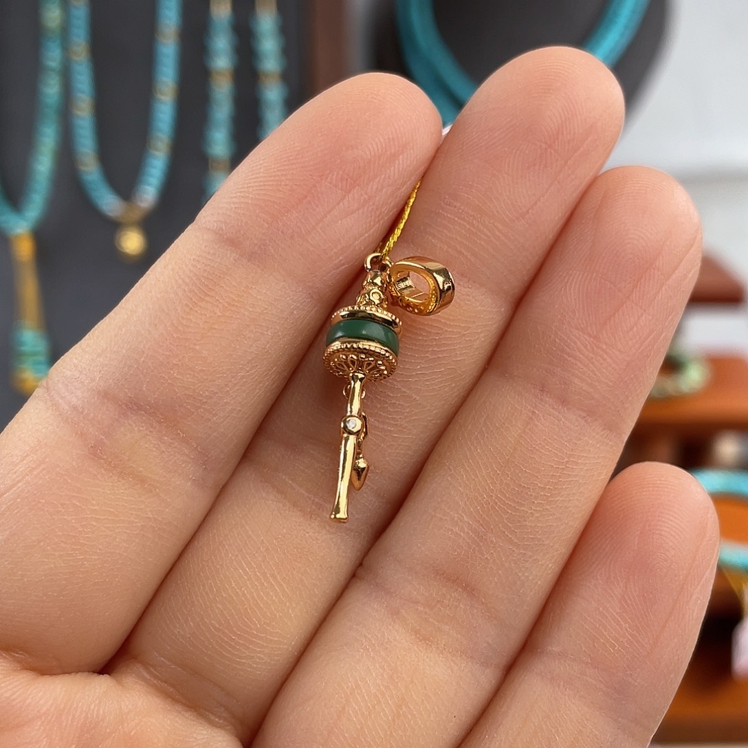 银S925镀金镶嵌绿松石手链925银镀金转金吊坠