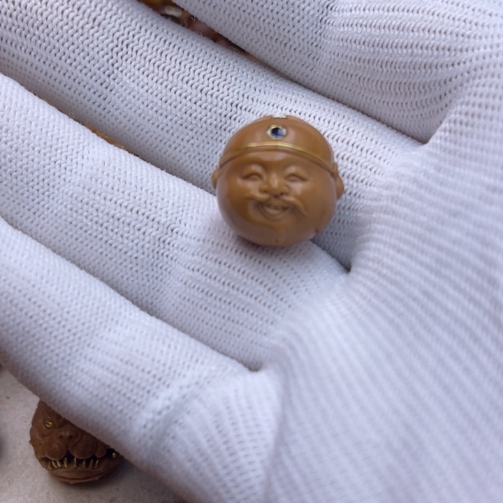 猴头核桃手串E****?财神