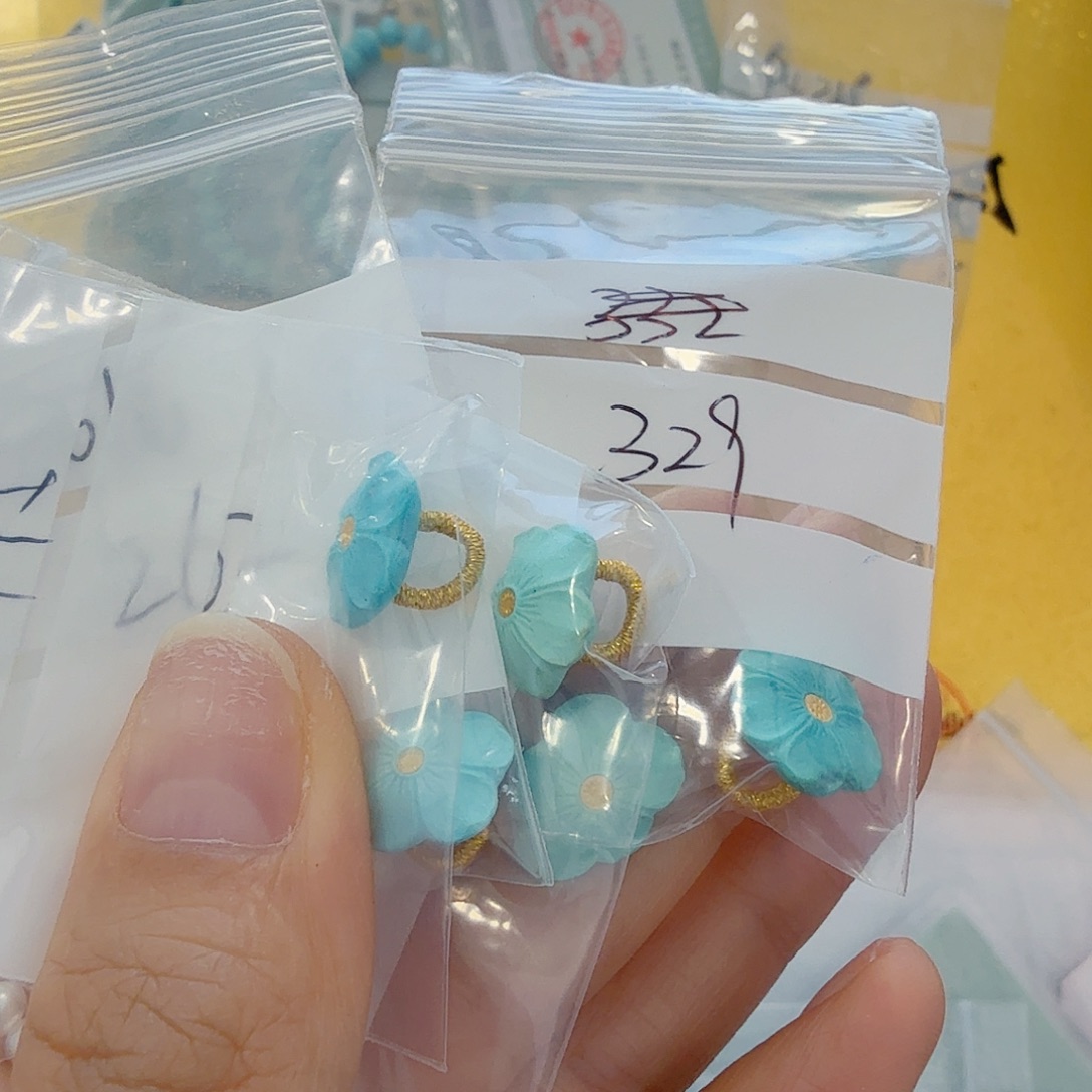 惑***惑绿松石未镶嵌珠宝奇石