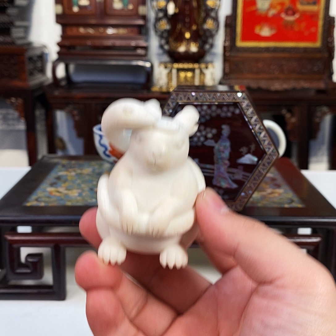 紫檀木类成套家具鹿