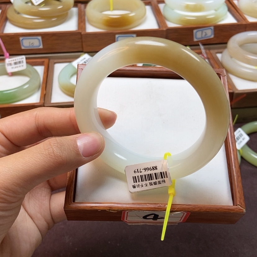 【闪购商品】和田玉未镶嵌手镯59.6