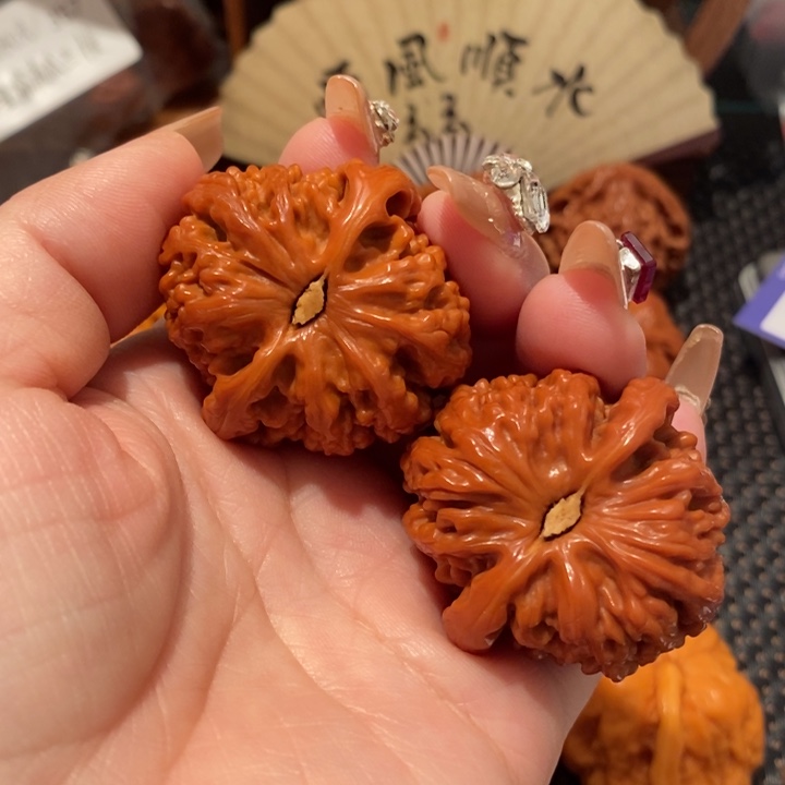 文玩核桃吊坠40白狮子729