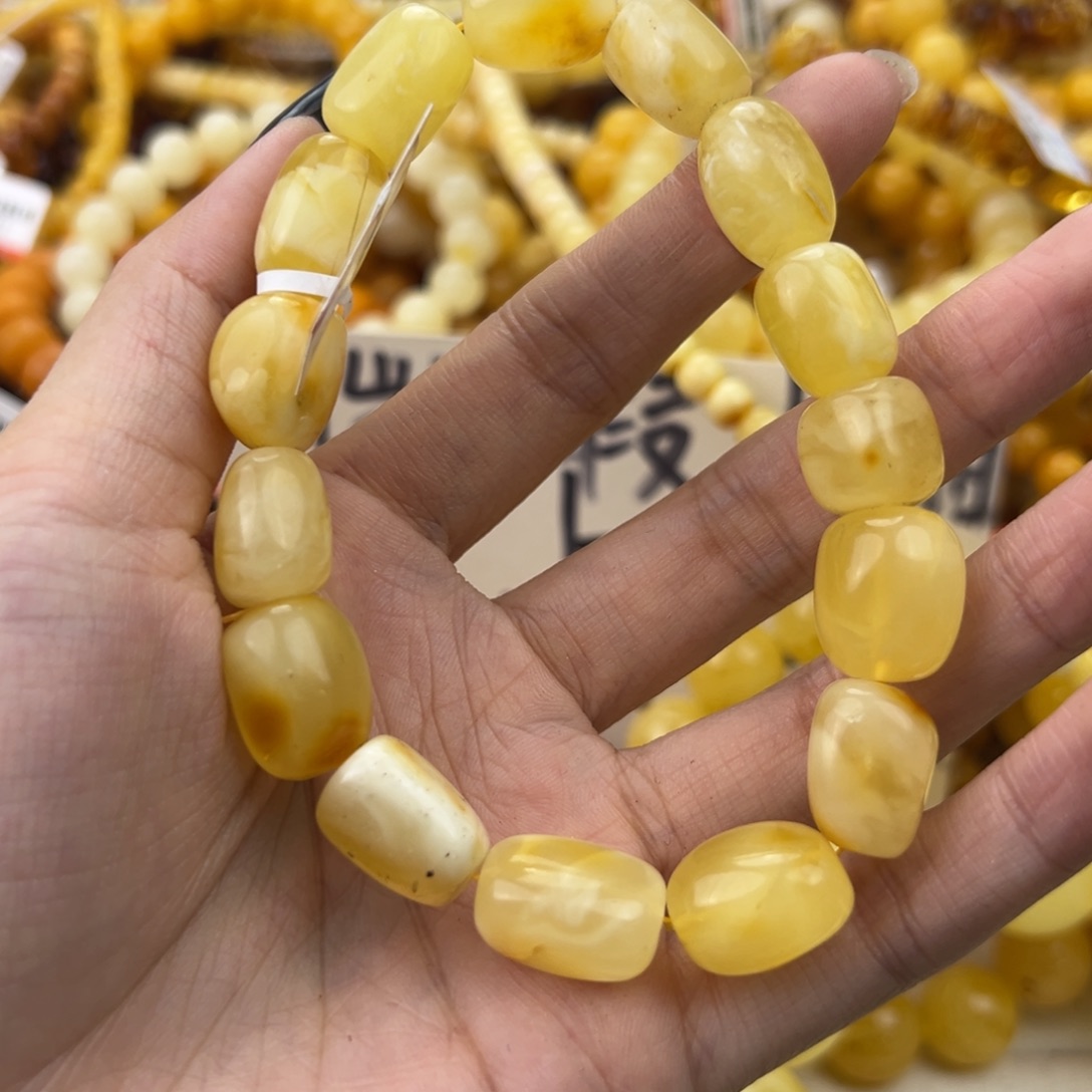 琥珀珠宝奇石未镶嵌