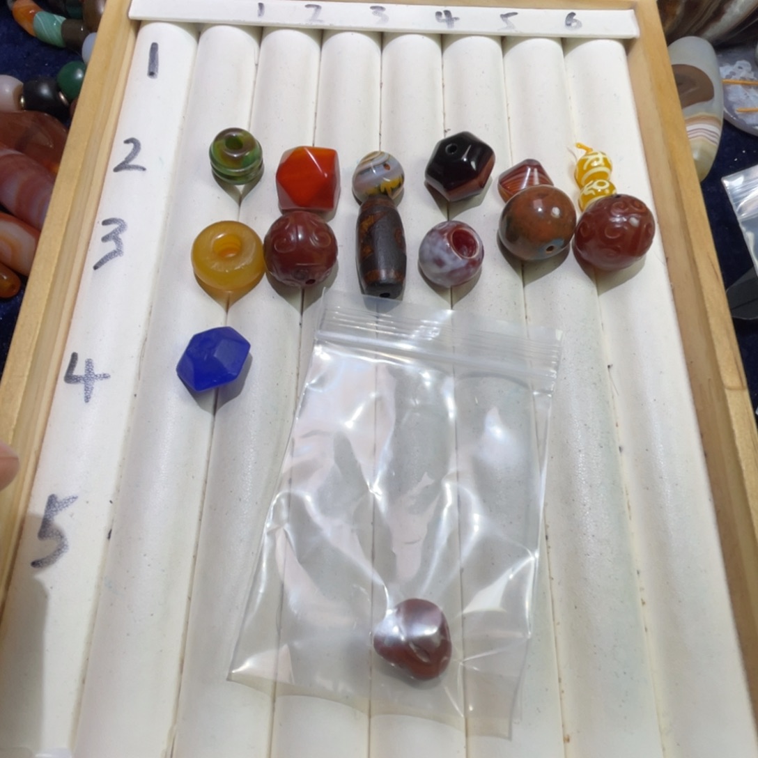 q***c玛瑙/玉髓未镶嵌珠宝半成品