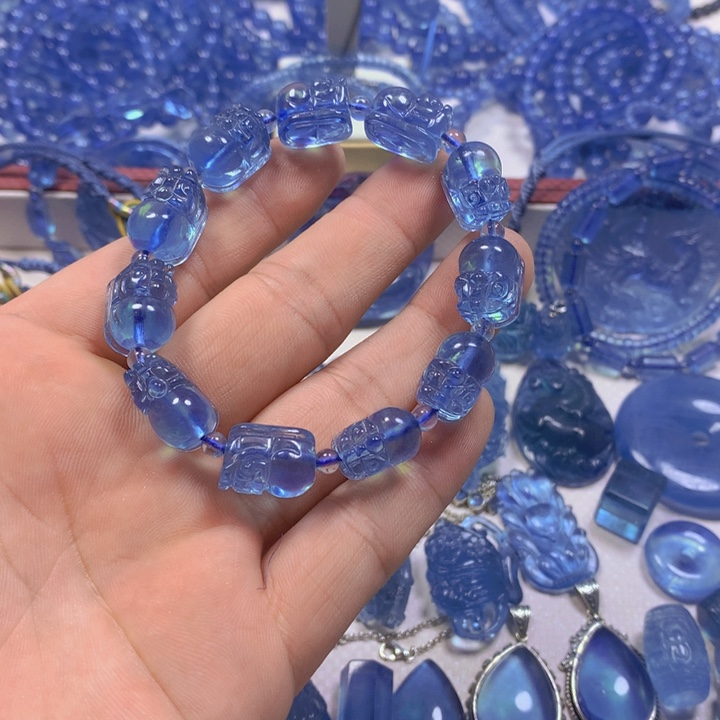 海蓝宝石颈饰未镶嵌香****连