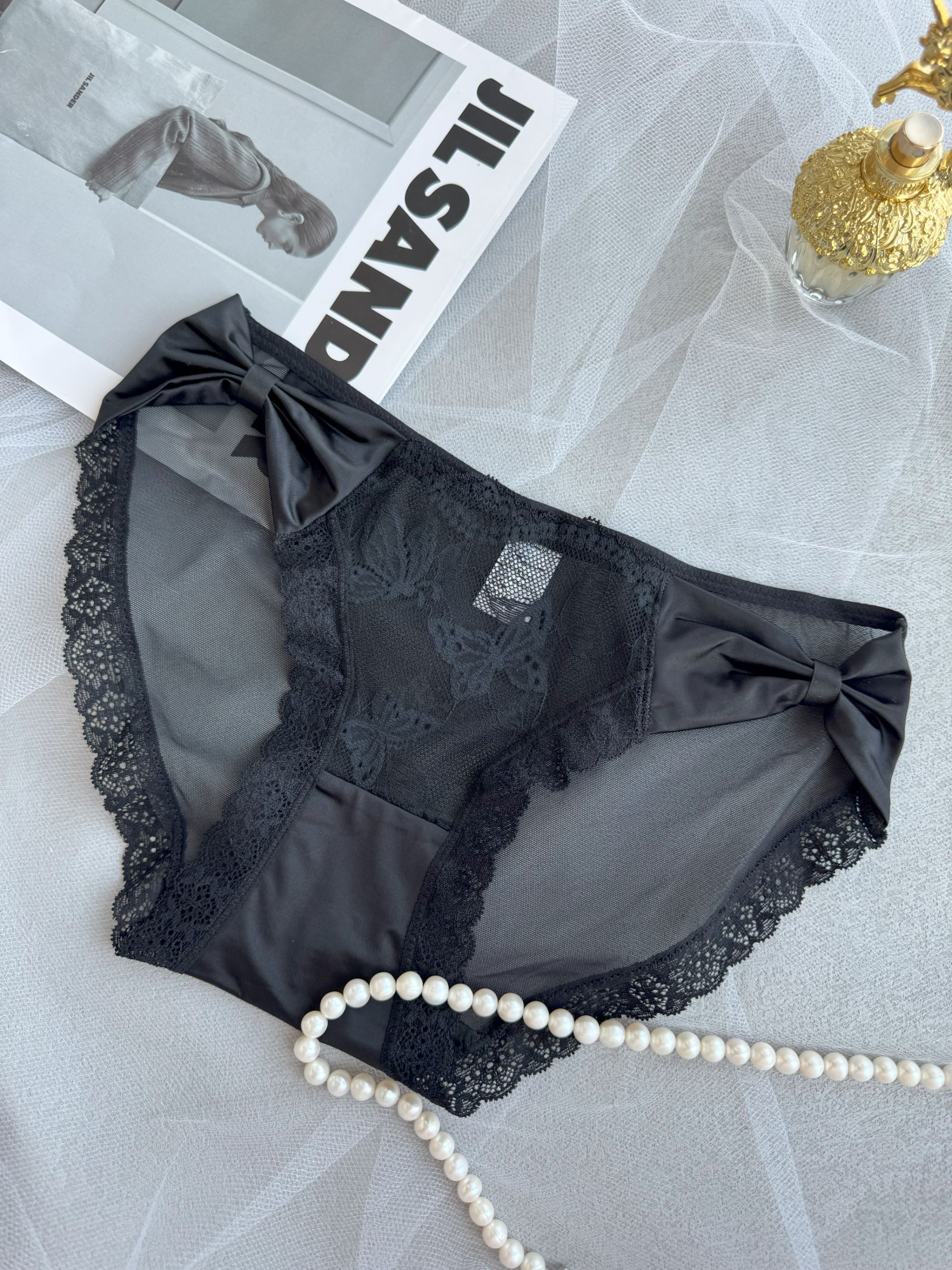 U·mi缎面气质绣韵味镂空蕾丝款内裤舒适时尚女士透气镂空少女低腰