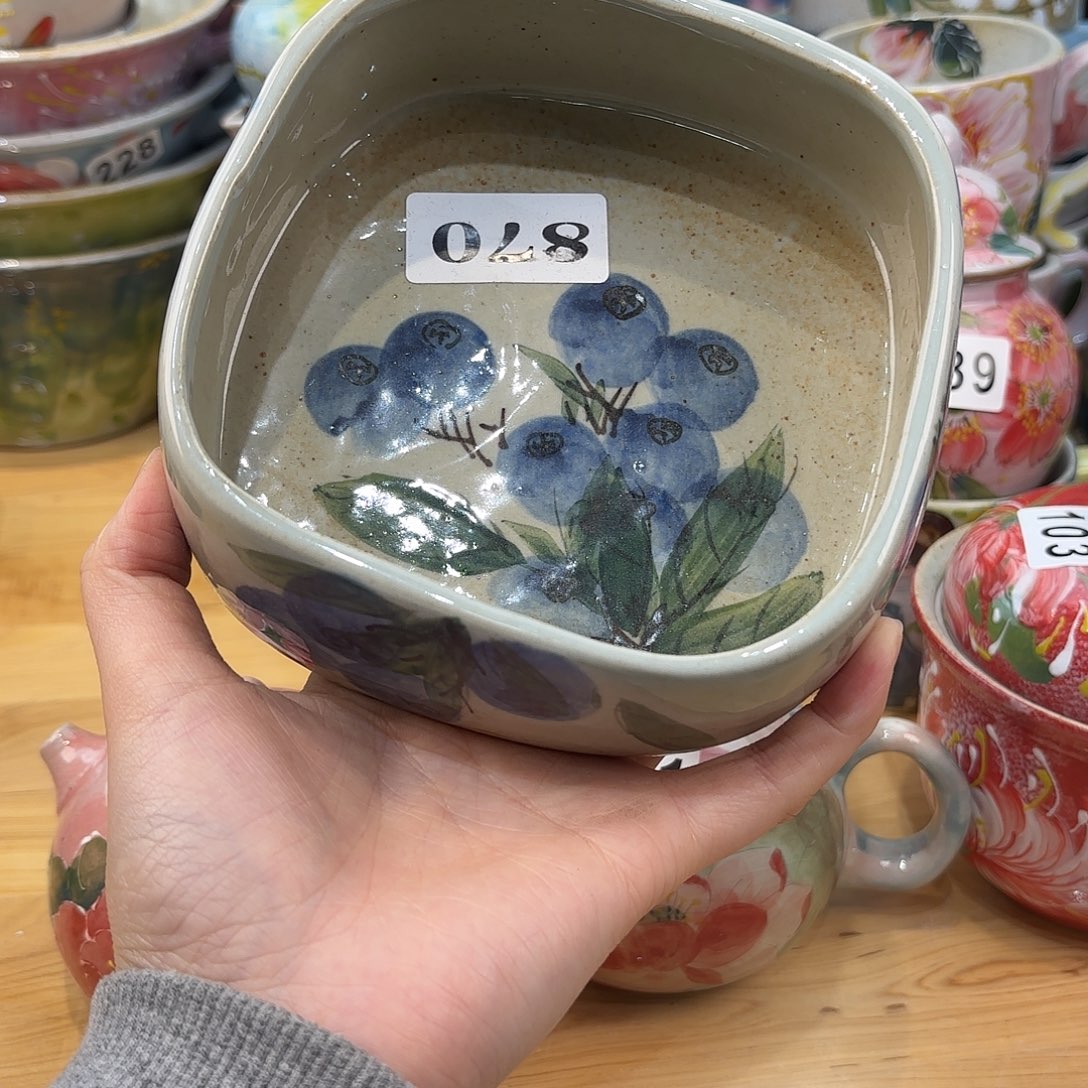 瓷片兔兔盖茨。兔兔